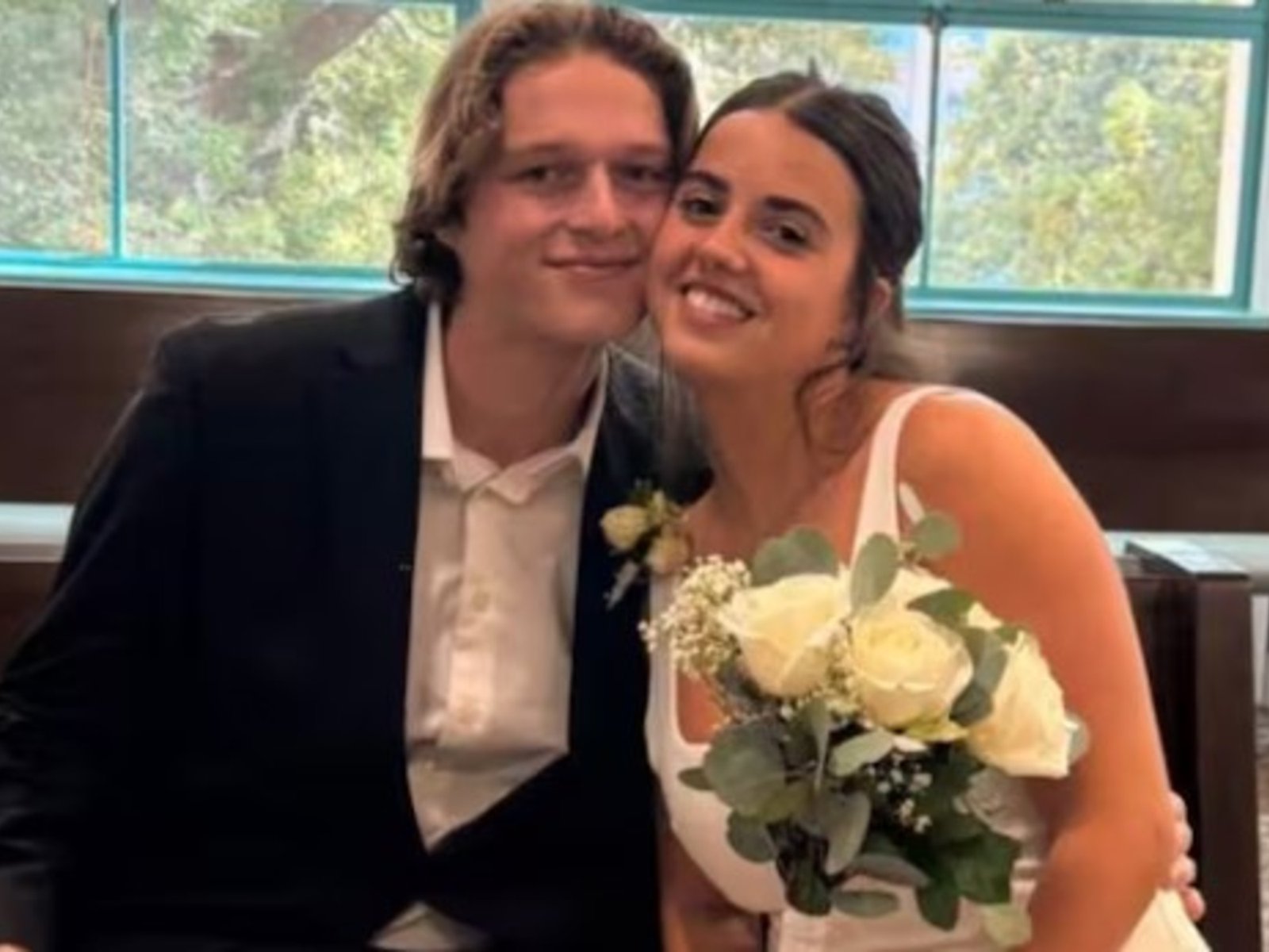 tenía la visa vencida, estaba recién casada y en proceso para regularizar su situación