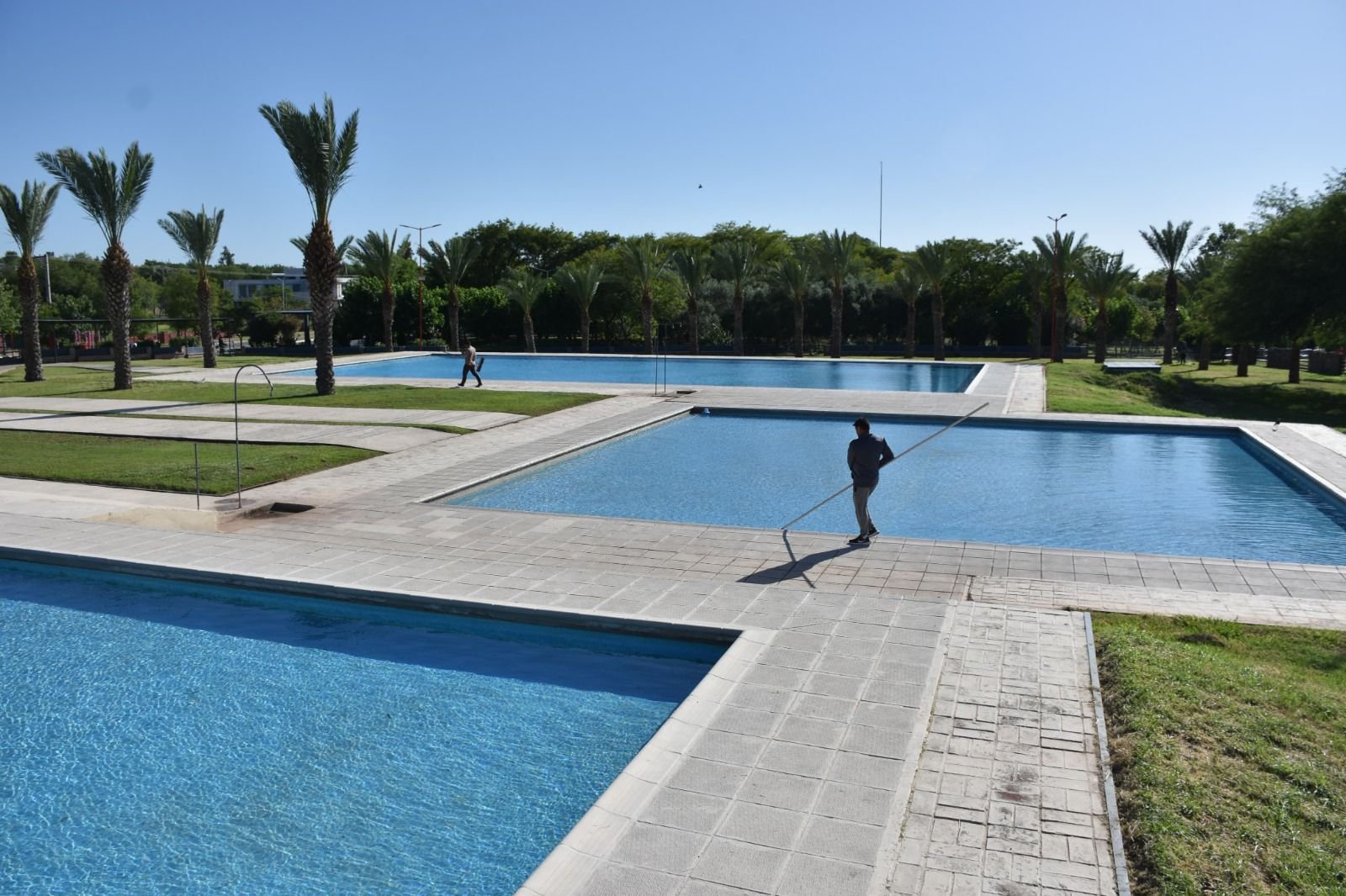 La Provincia habilitó las piletas del Parque de la Ciudad y lanzó las colonias de vacaciones