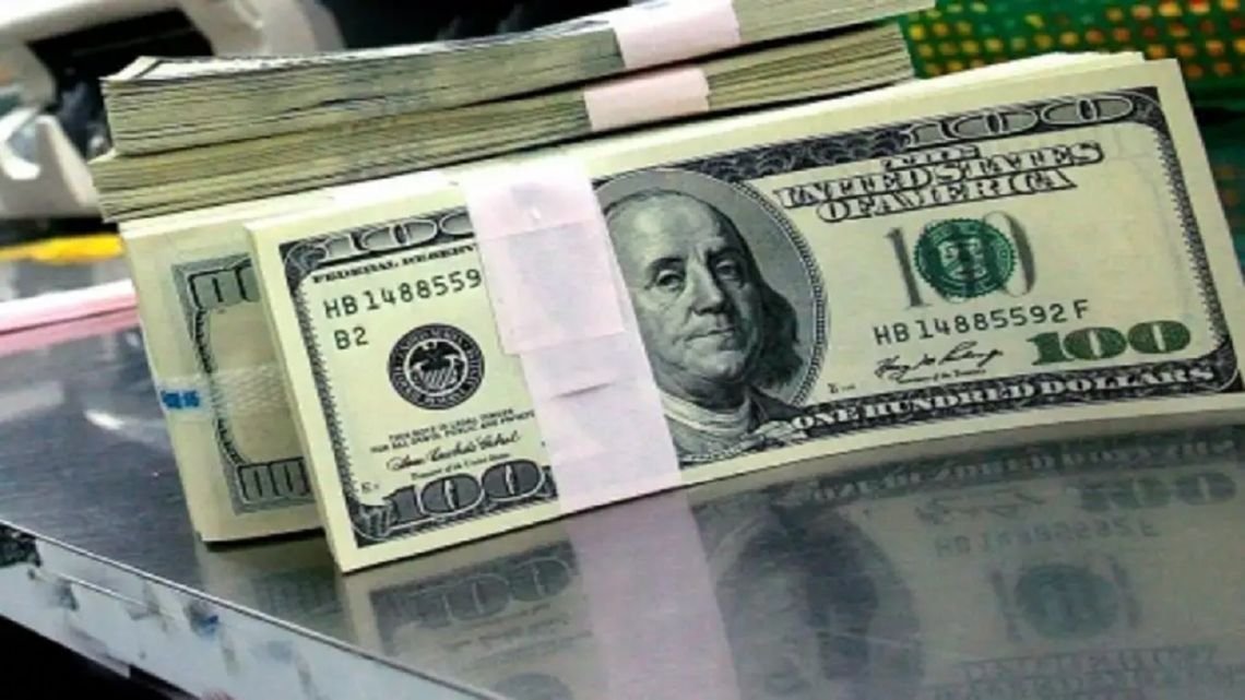 A cuánto cerró el dólar blue hoy viernes 2 de enero del 2026