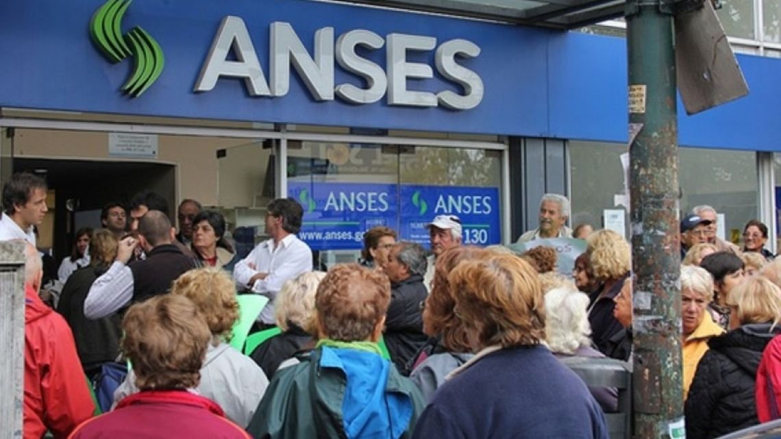 ANSES: quiénes cobran hoy 13 de enero
