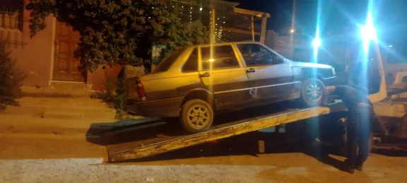 Automovilista ebrio y su pareja presos por intentar resistirse a la policía