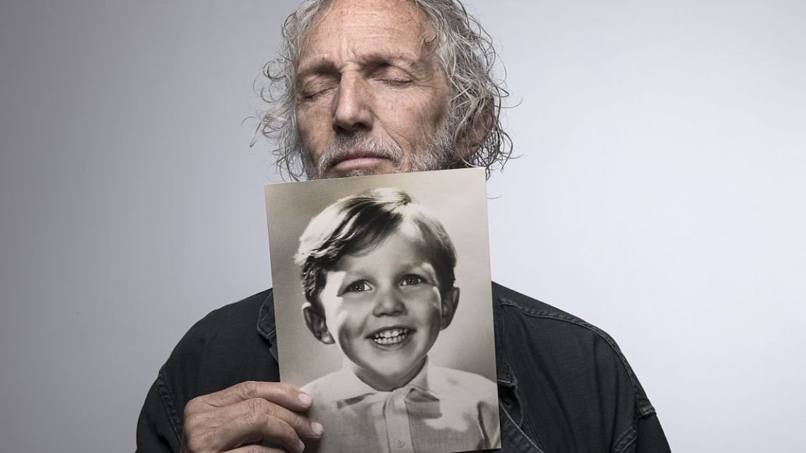 Boy Olmi sobre su unipersonal: «Me siento vulnerable y desnudo al hacerlo pero encuentro fortaleza en eso»