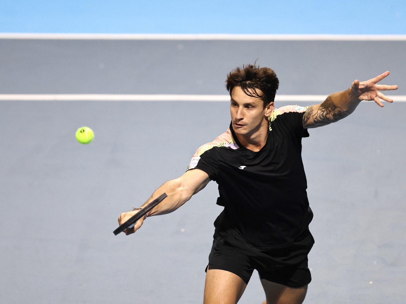 Camilo Ugo Carabelli no pudo con el prometedor Learner Tien y se despidió demasiado rápido del ATP 250 de Brisbane