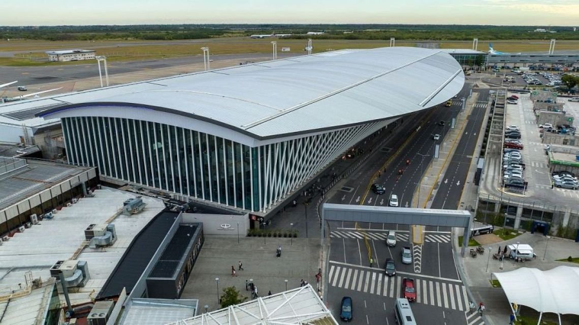 Cómo ir de Aeroparque a Ezeiza sin complicaciones