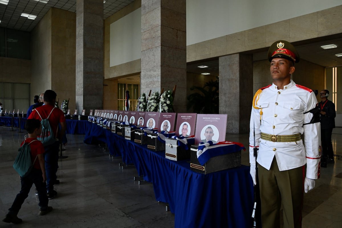 Cuba recibe con honores los restos de los 32 soldados muertos durante el ataque de Trump a Venezuela