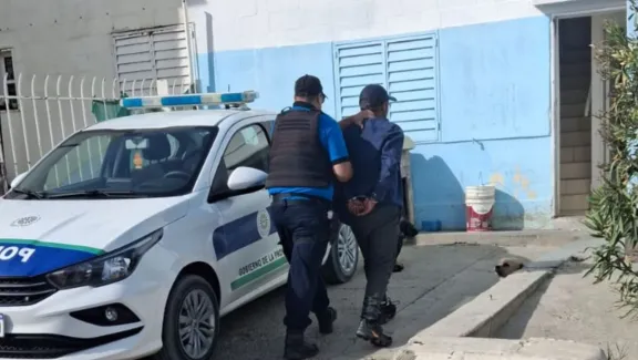 Detenido por robar tres desodorantes de una farmacia