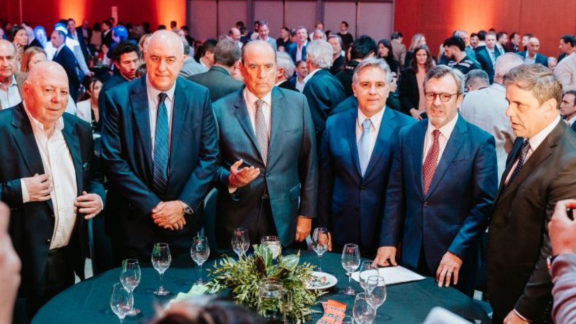 El círculo rojo apura por la reforma laboral y sigue de cerca la estrategia de Llaryora