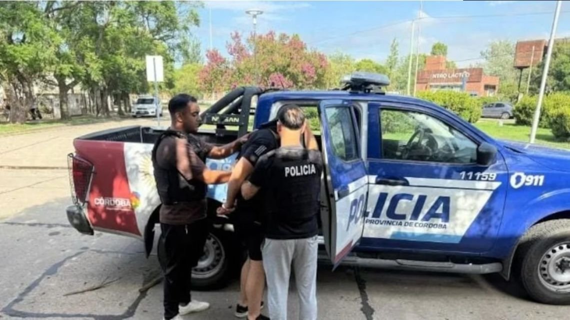 Encontraron el cuerpo de una mujer en un descampado de Villa María: hay un joven detenido