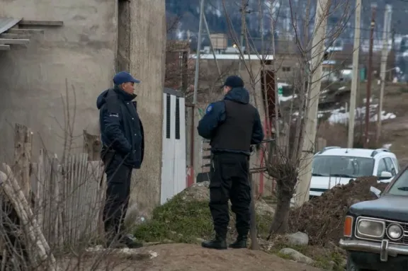 Femicidio en Bariloche: una mujer fue asesinada a puñaladas y detuvieron a su pareja