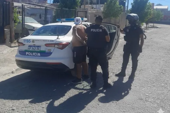 Hombre evadió control y fue aprehendido tras persecución