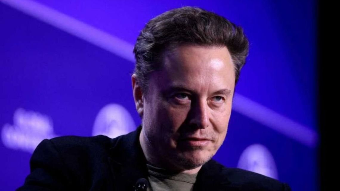 IA Grok de Musk genera miles de imágenes de desnudos sin consentimiento por hora