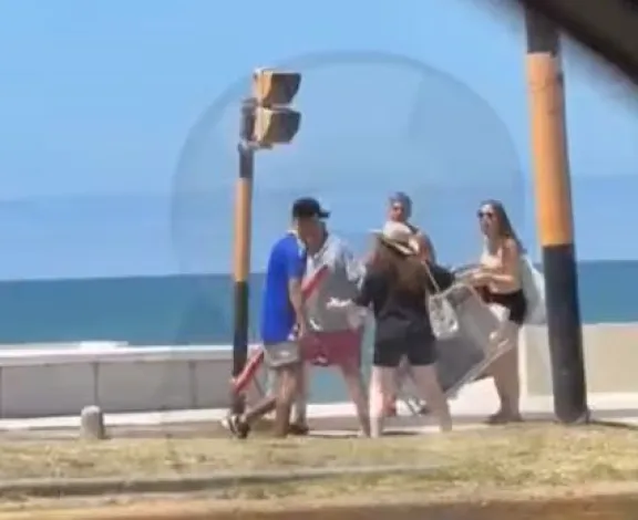 Inseguridad en Mar del Plata: un delincuente asaltó a un hombre frente a su familia y escapó en auto