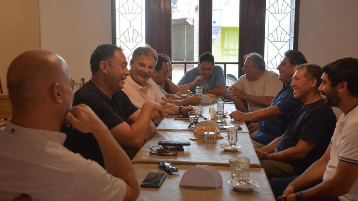 Interna UCR: La “Tercera Vía” marca límites y advierte a De Loredo que el radicalismo “no tiene dueños”