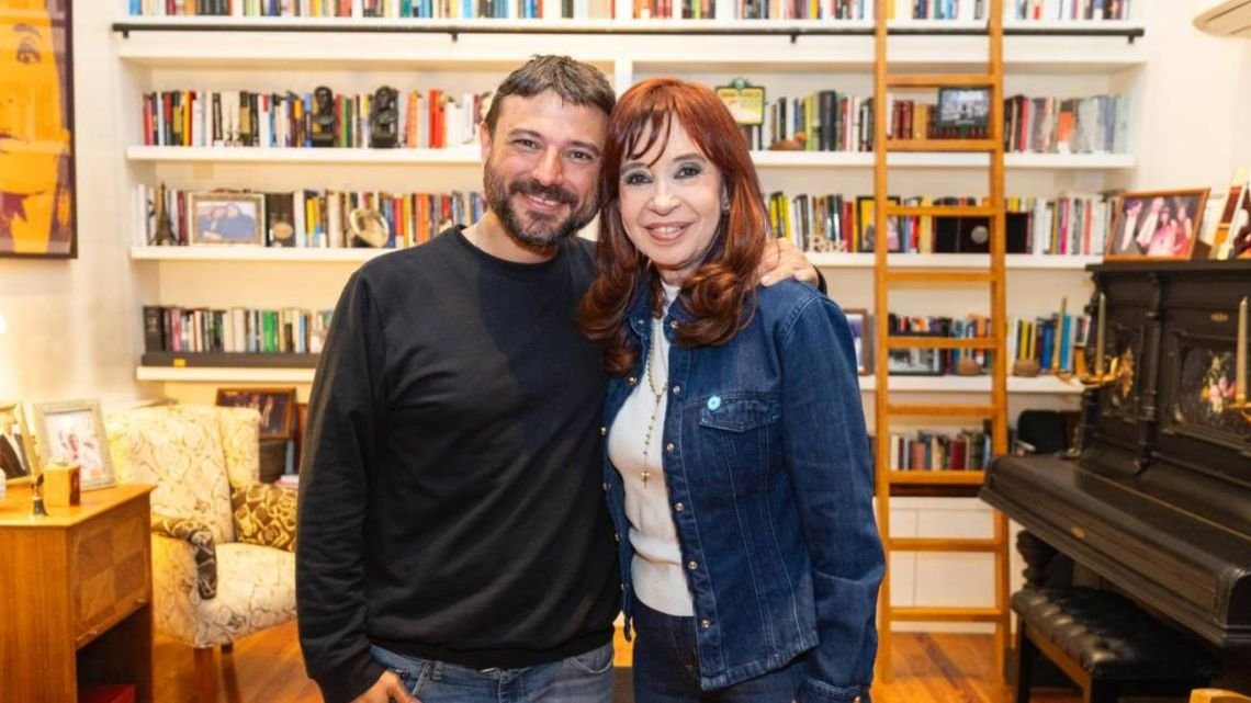 Juan Grabois visitó a Cristina Kirchner, exigió su indulto y aseguró que está «íntegra y digna»