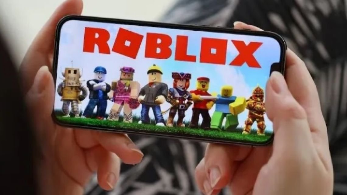 La ministra porteña de Educación celebró el nuevo control de seguridad facial para niños en Roblox