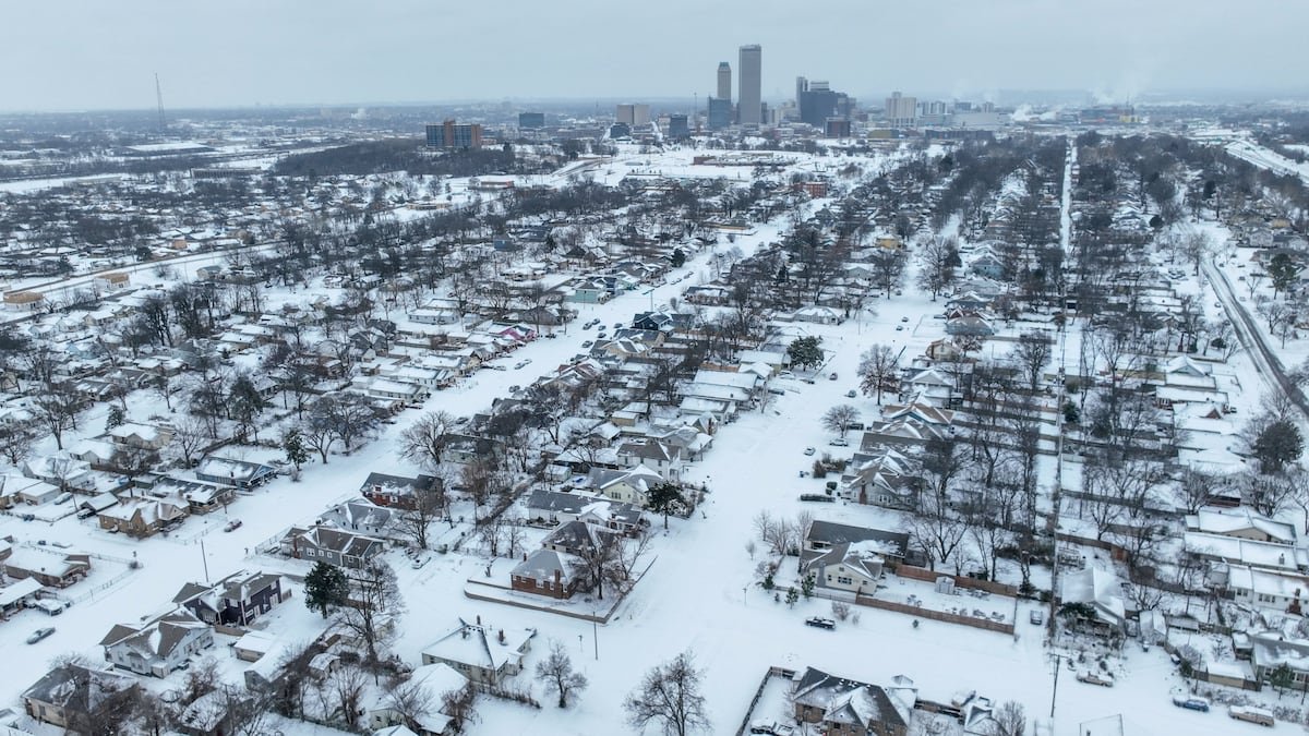 La tormenta ‘Fern’ azota Estados Unidos: avanza hacia el este dejando cortes de carreteras, apagones de luz y miles de vuelos cancelados | Internacional
