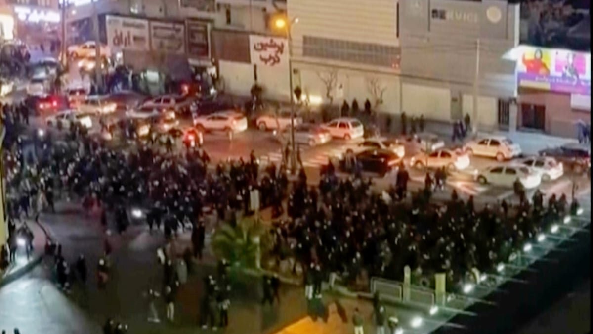 Las autoridades de Irán amenazan con “reprimir con la mayor fuerza” las protestas | Internacional