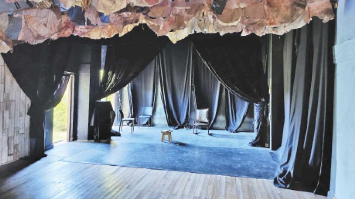 Levantarse en el campo | Perfil