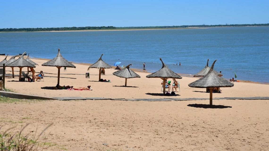 Lonely Planet eligió a la playa Arazaty de Corrientes entre las 7 mejores de Argentina