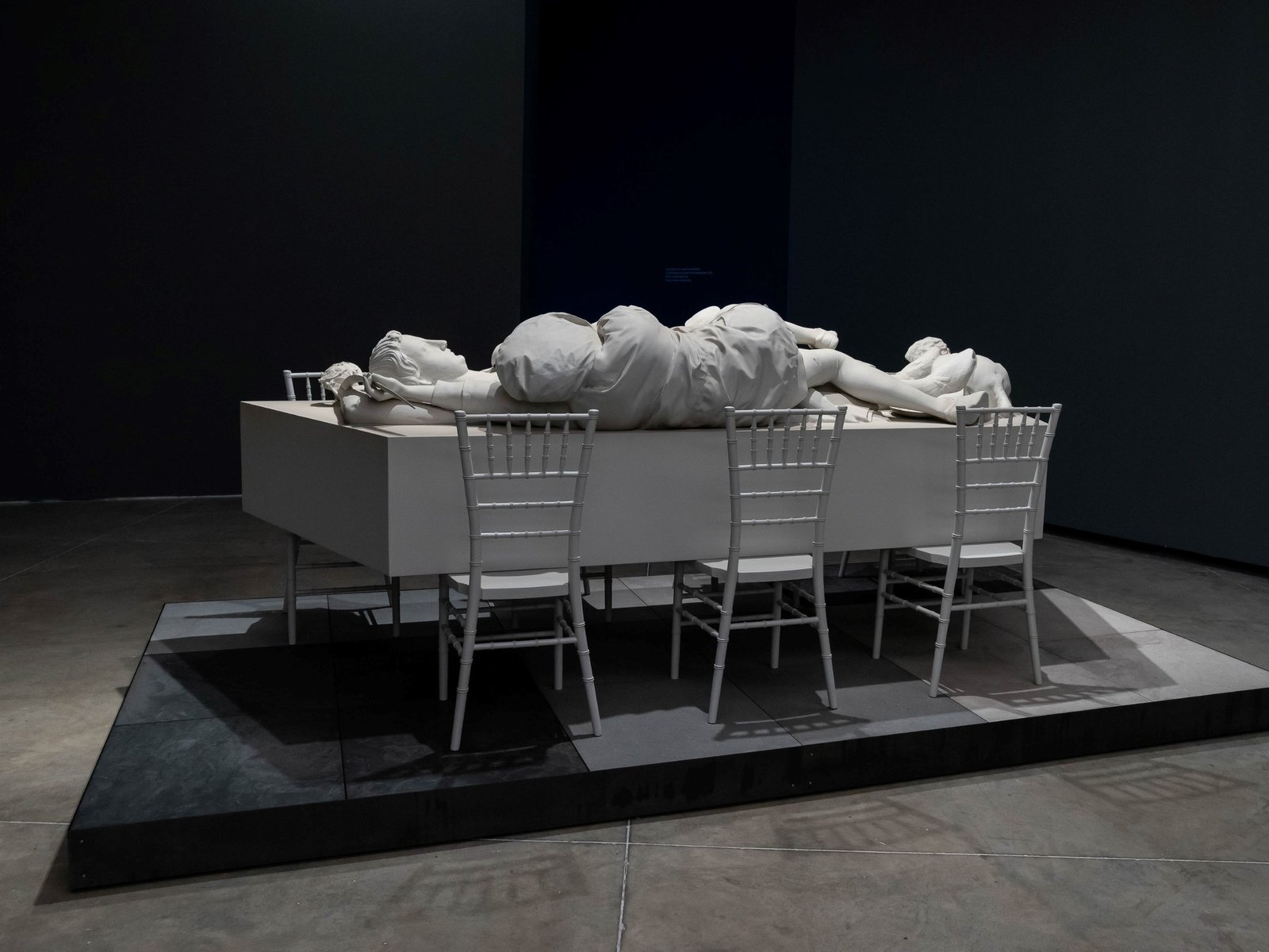 PROA reúne obras de gran escala que salen de los depósitos al espacio público