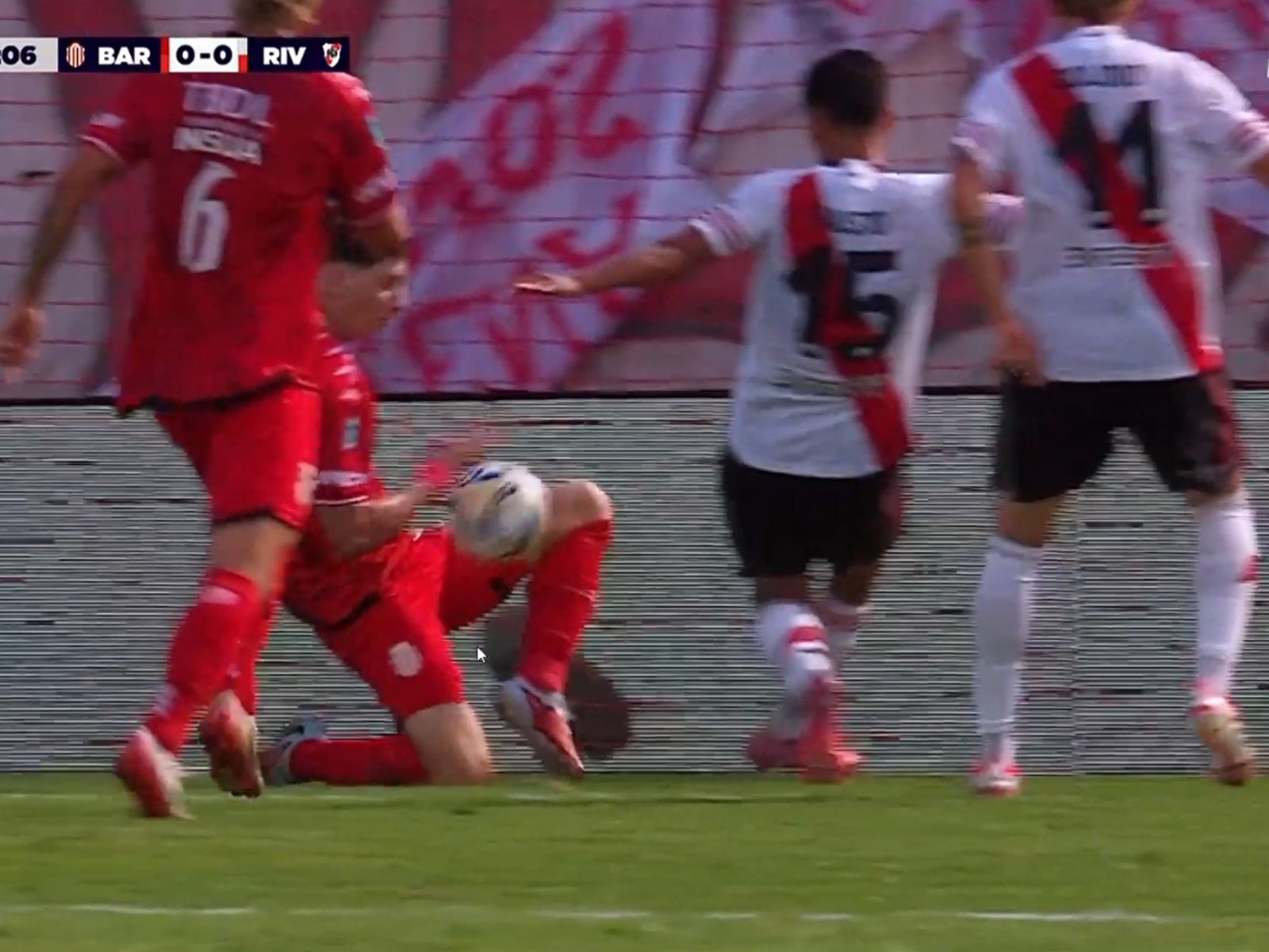 Para qué usan los audios del VAR :: Olé