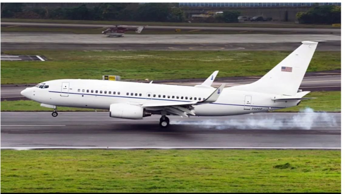 Por qué volvió a llegar un avión de la Fuerza Aérea de EE.UU. a la Argentina