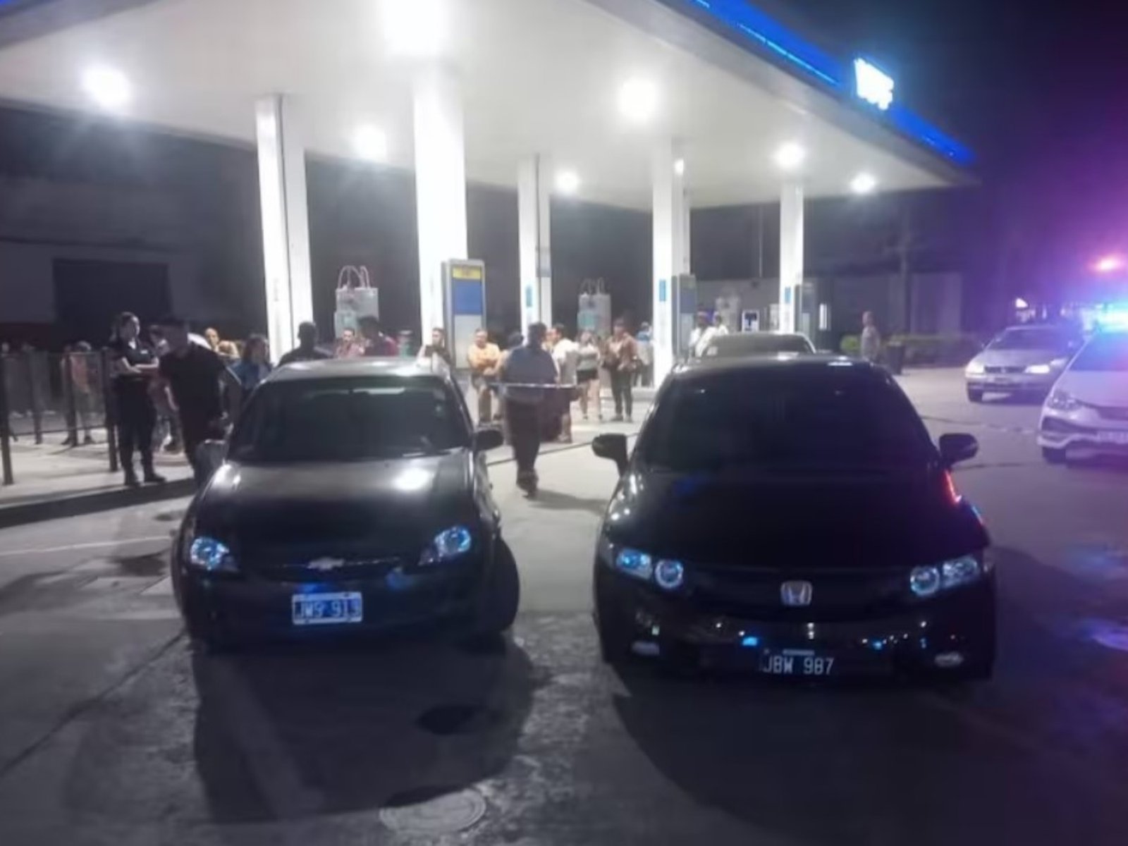 Un hombre mató a la expareja de su novia delante de la hija y de un grupo de chicos que volvían de excursión en Zárate