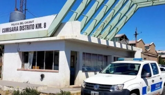 Un joven dice que le pegaron un tiro cuando caminaba por una calle de Km 8