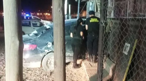 Vehículo impactó contra rotisería en Zona Norte