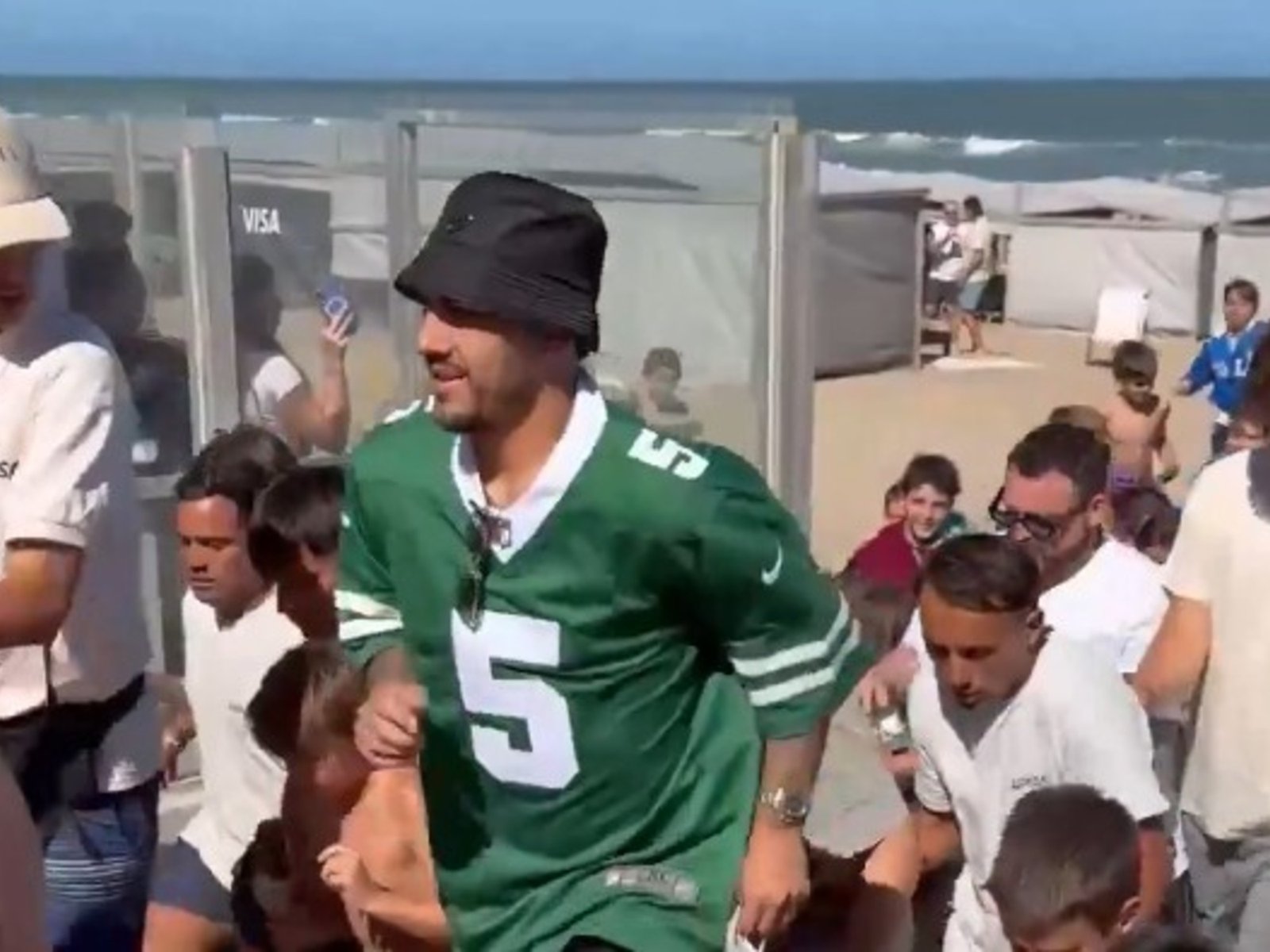 Video: la locura por Leandro Paredes en la costa argentina :: Olé