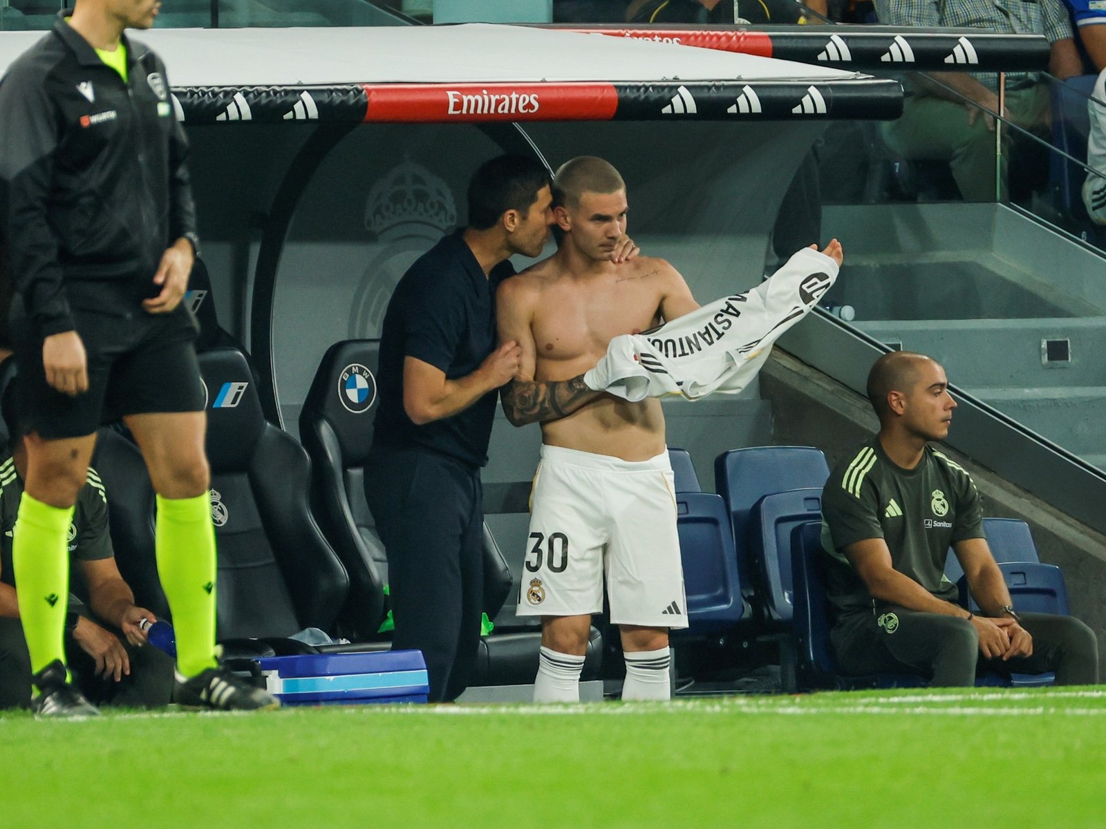 de «ha desaparecido y solo le queda aprovechar ratitos» a «muy bien el crack argentino»