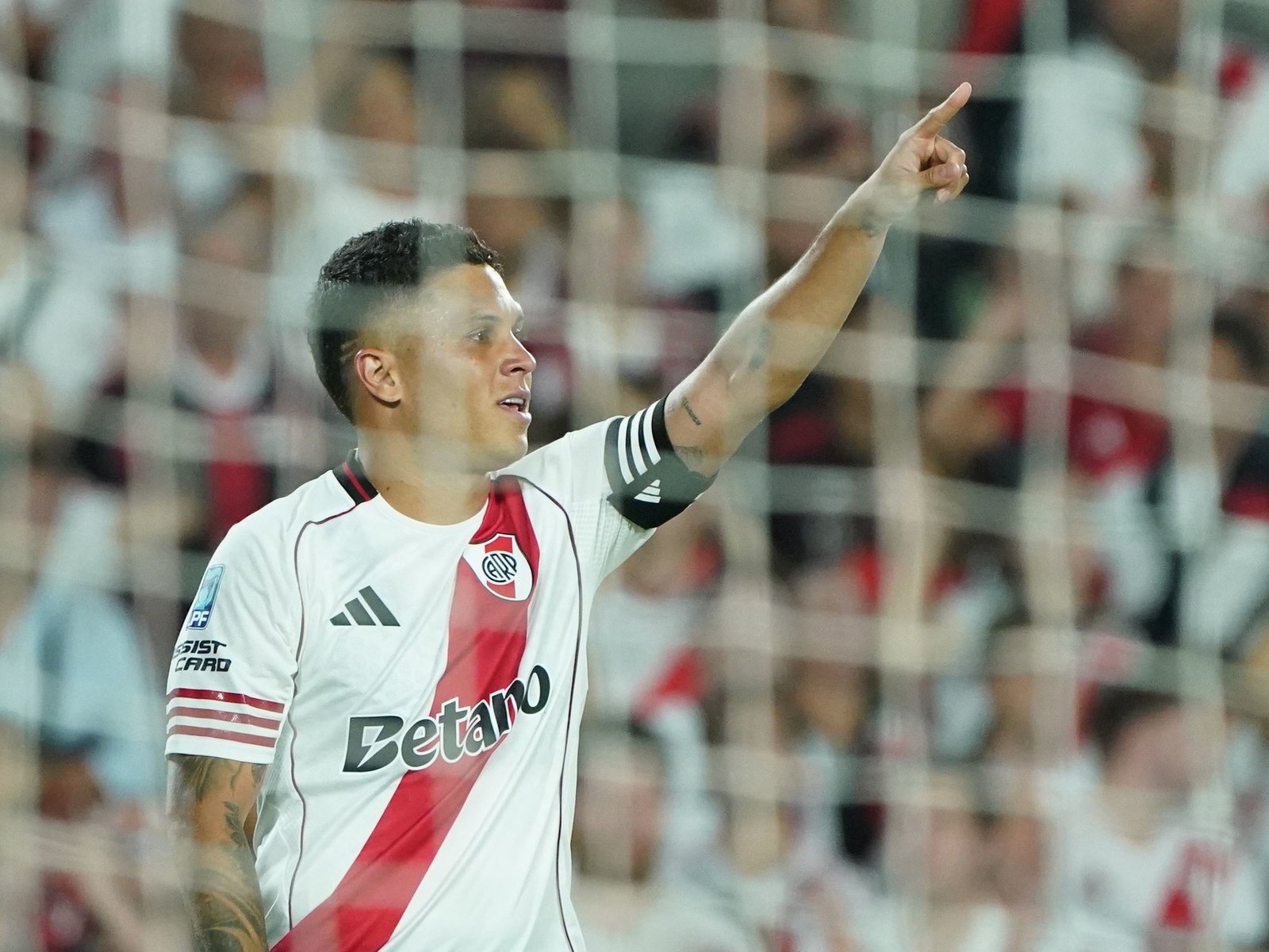doblete para que River le gane a Gimnasia y sea líder de la zona B del Torneo Apertura