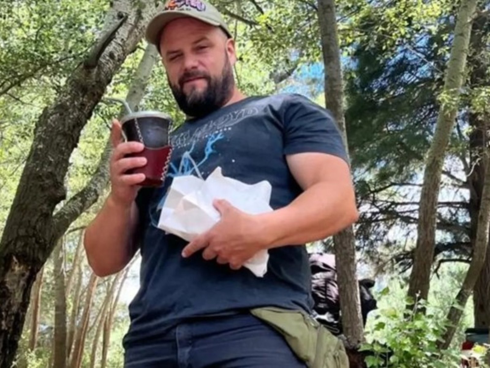 el acto heroico de "Manu", el vecino de Lago Puelo que atravesó el fuego en moto