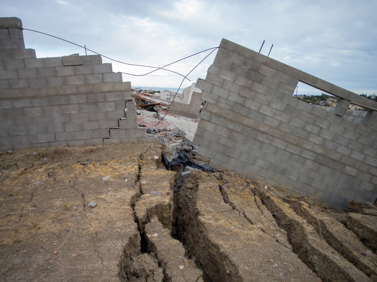 el día que se despertó el monstruo y se tragó dos barrios
