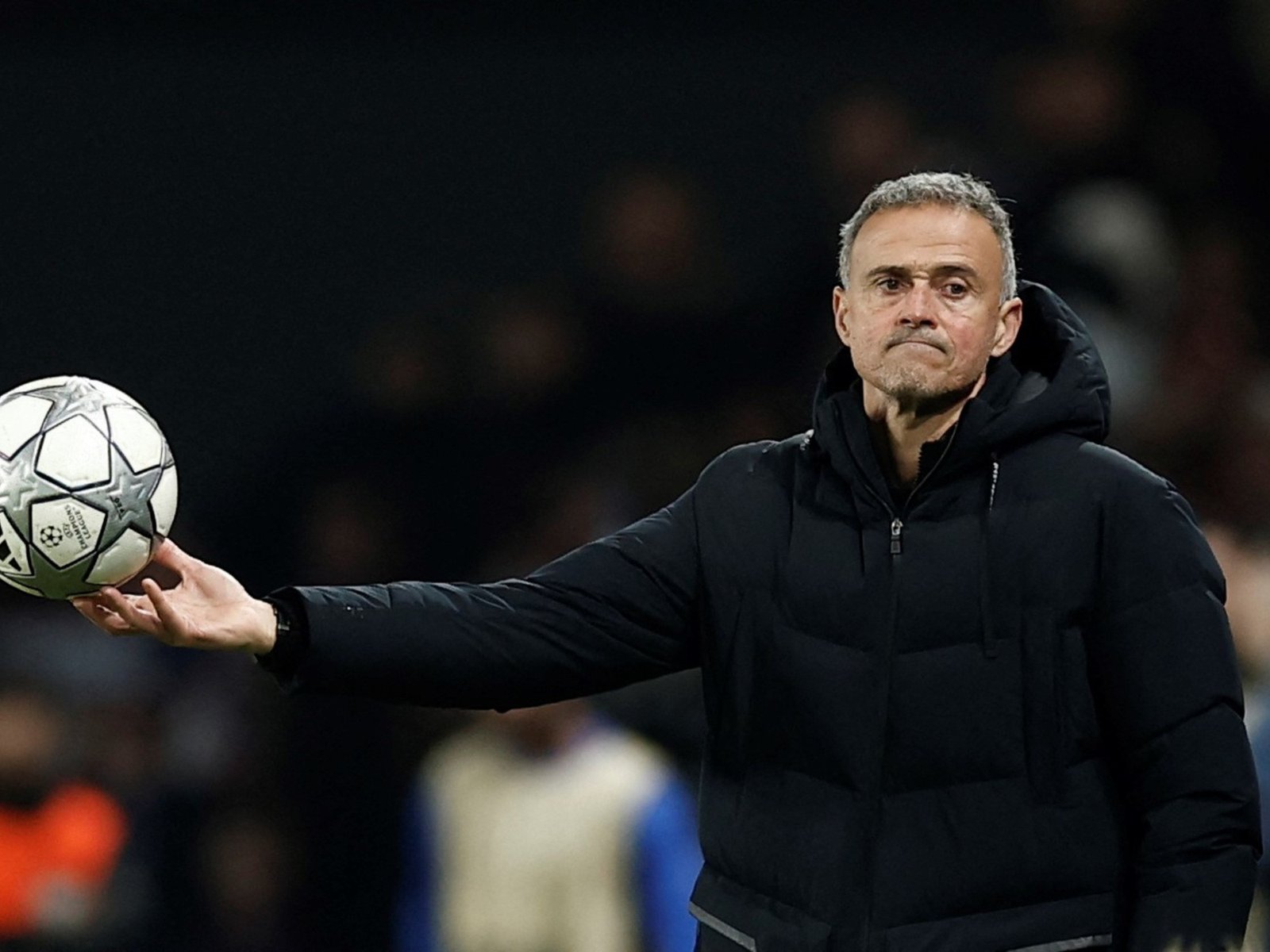 el vigente campeón dependía de sí mismo pero empató y tendrá que jugar los Playoffs de la Champions