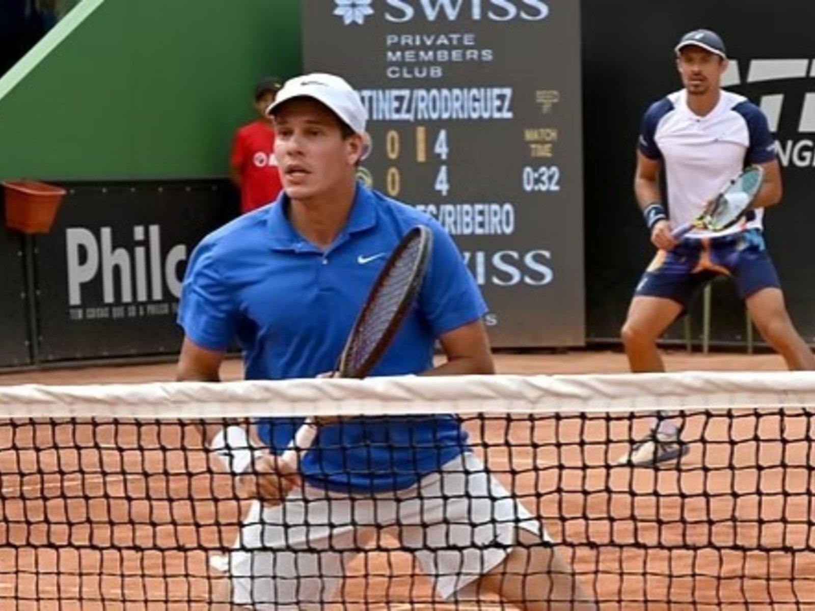 habían perdido y se burlaron de sus rivales gesticulando como monos