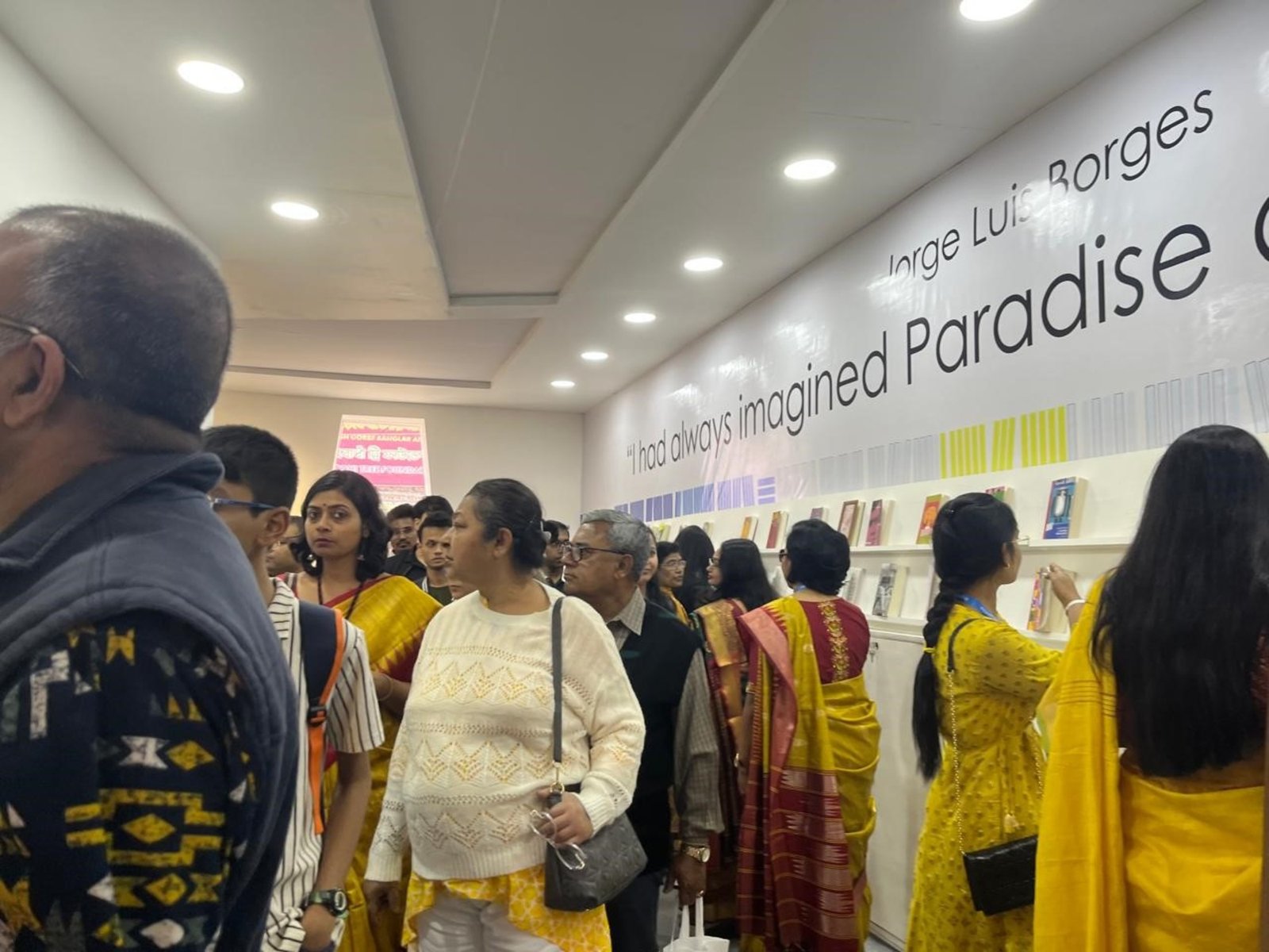 miles de personas visitan el pabellón argentino en la apertura de la Feria del Libro de Calcuta