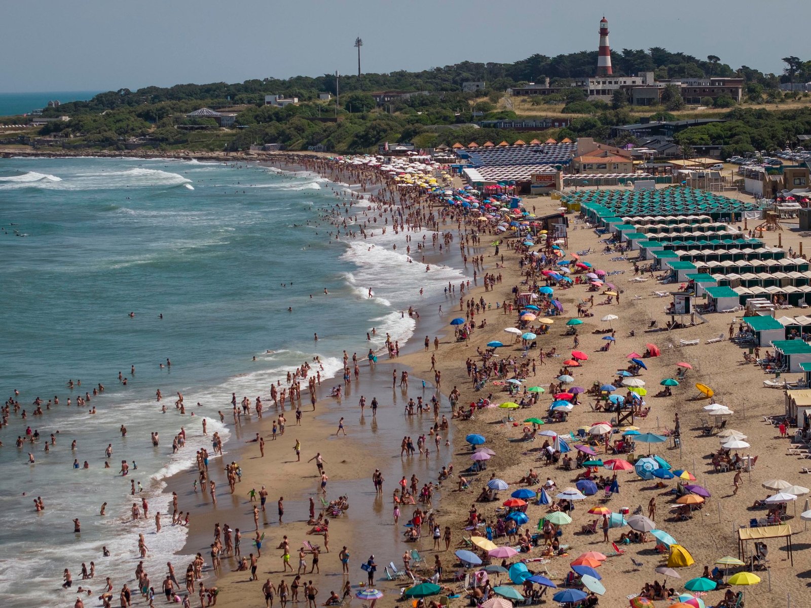 por qué este verano el mar en la Costa está más cálido y transparente y hasta cuándo durará