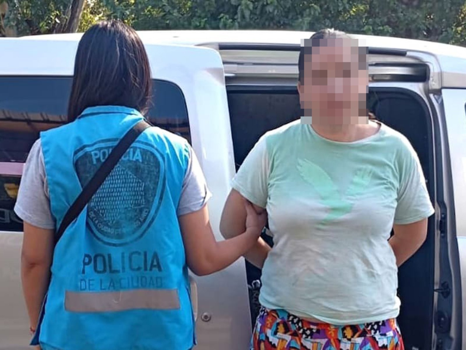 se ofrecía para acompañar adultos mayores y los drogaba para robar sus casas