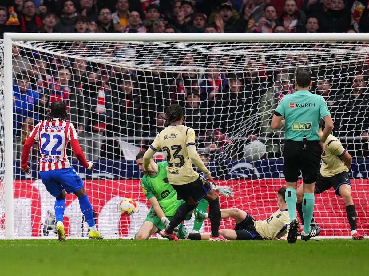Atlético - Barcelona en directo | Julián Alvarez termina su sequía y anota el cuarto antes del descanso