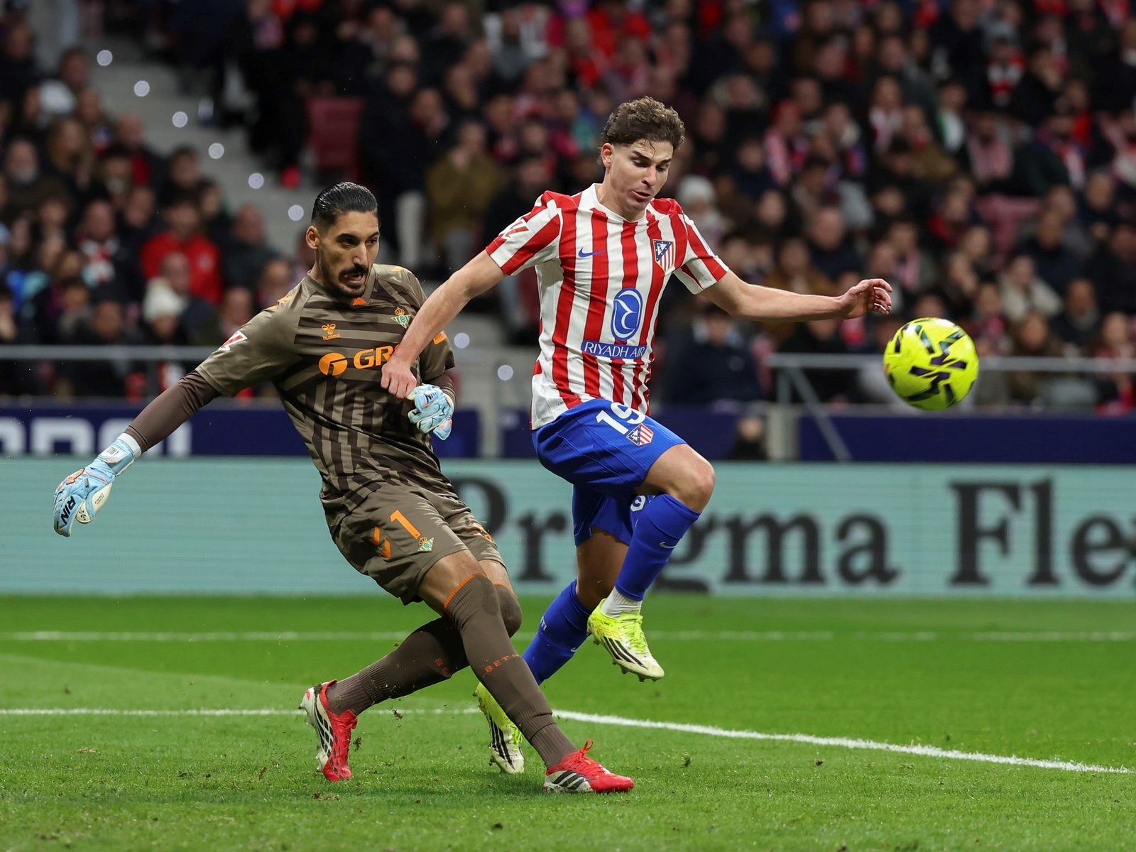 Atlético de Madrid se despidió de la pelea con derrota vs Betis