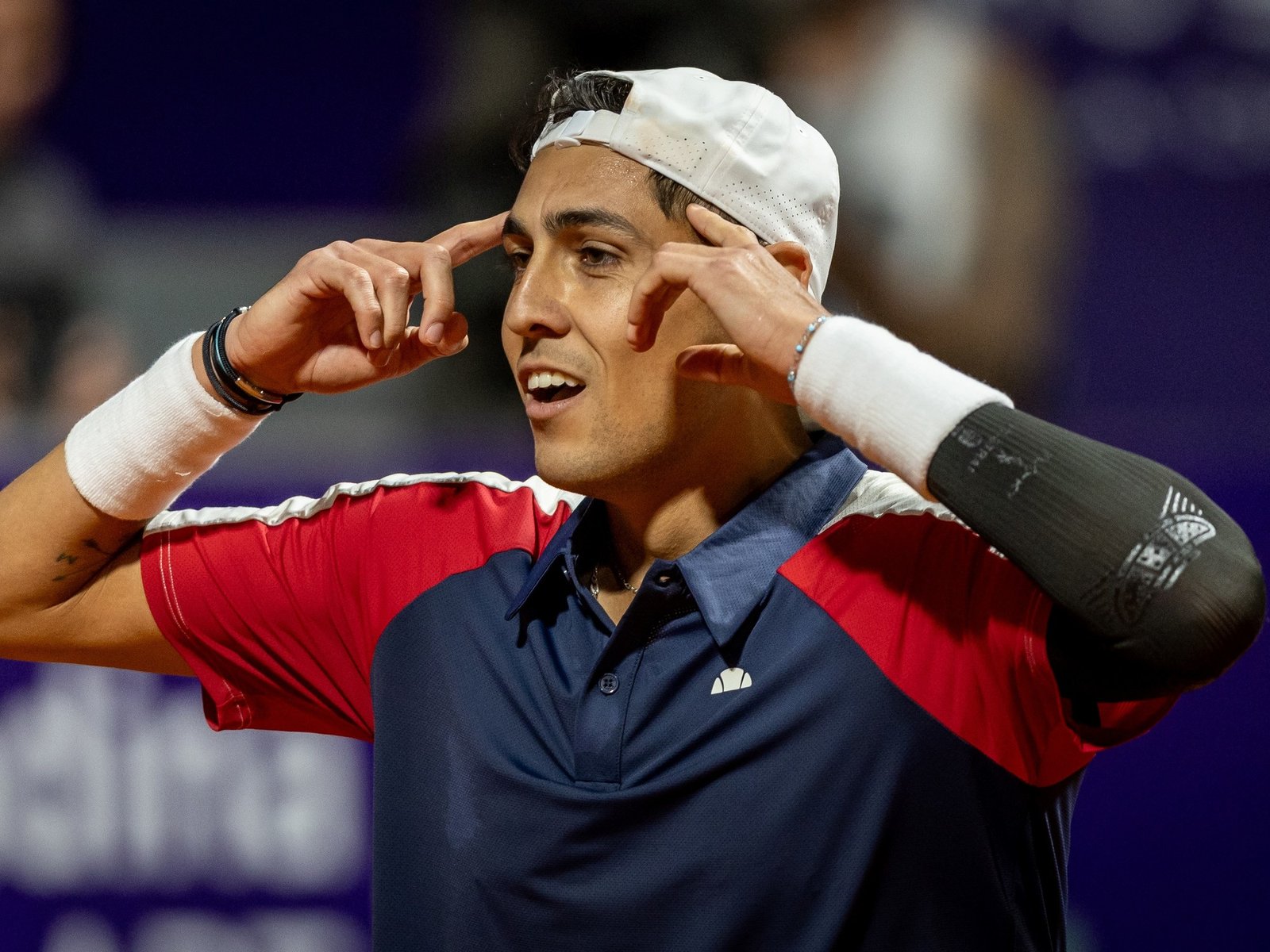 Batacazo: Joao Fonseca perdió contra Alejandro Tabilo en su debut en el Argentina Open :: Olé