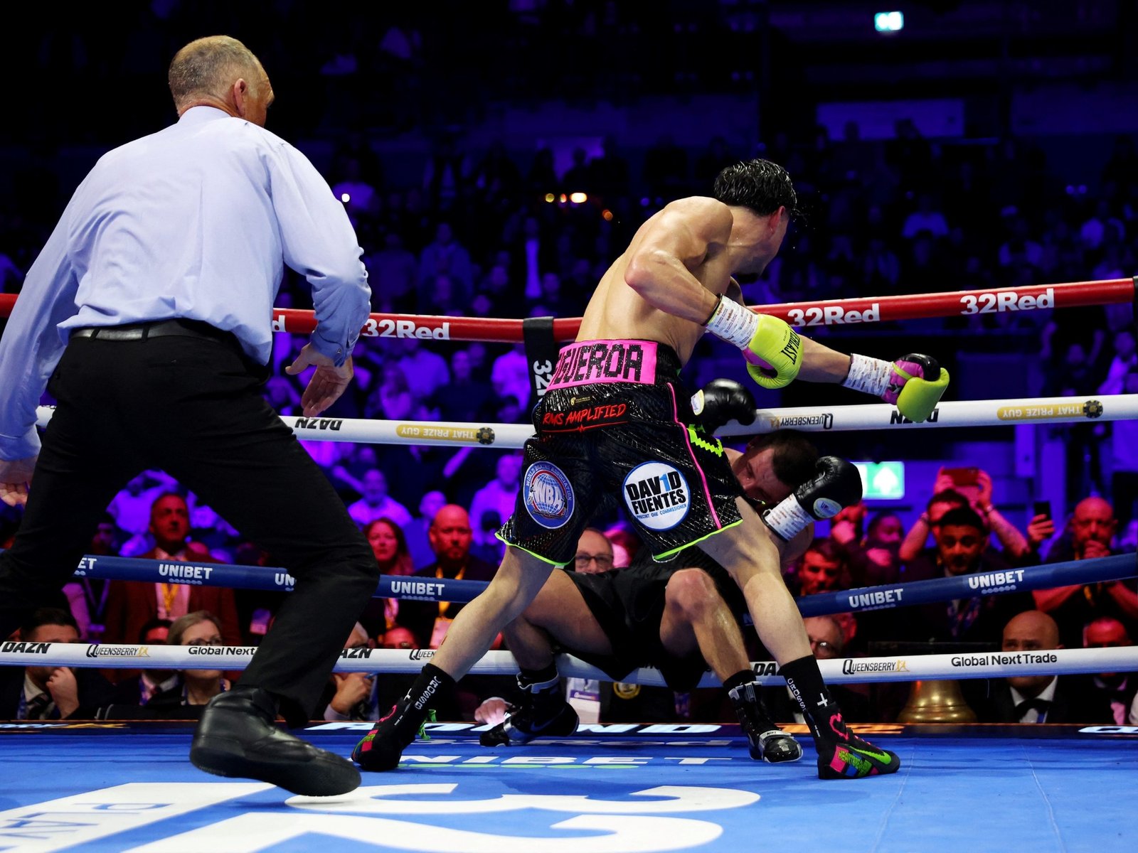 Brandon Figueroa perdía mal con Nick Ball, su rincón lo envalentonó y, a lo Rocky, construyó un estremecedor nocaut en el último round para ser el rey pluma de la AMB