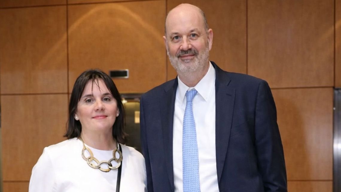 Denuncian a Federico Sturzenegger por el contrato millonario de Cancillería con la organización que preside su esposa