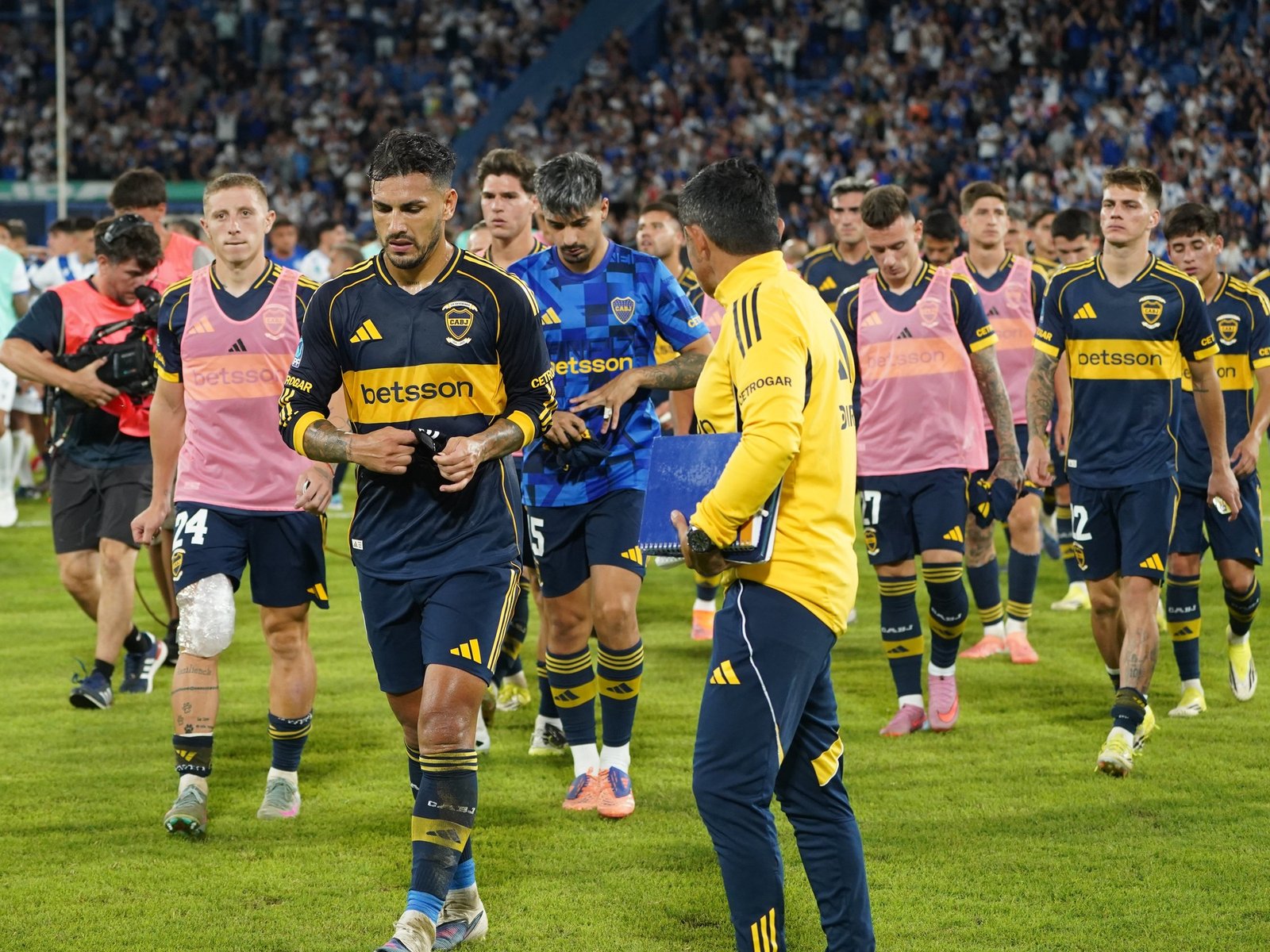 El 1x1 de Boca tras que dejó otra pálida imagen como visitante, sin juego y sin ideas, perdió con Vélez en el José Amalfitani