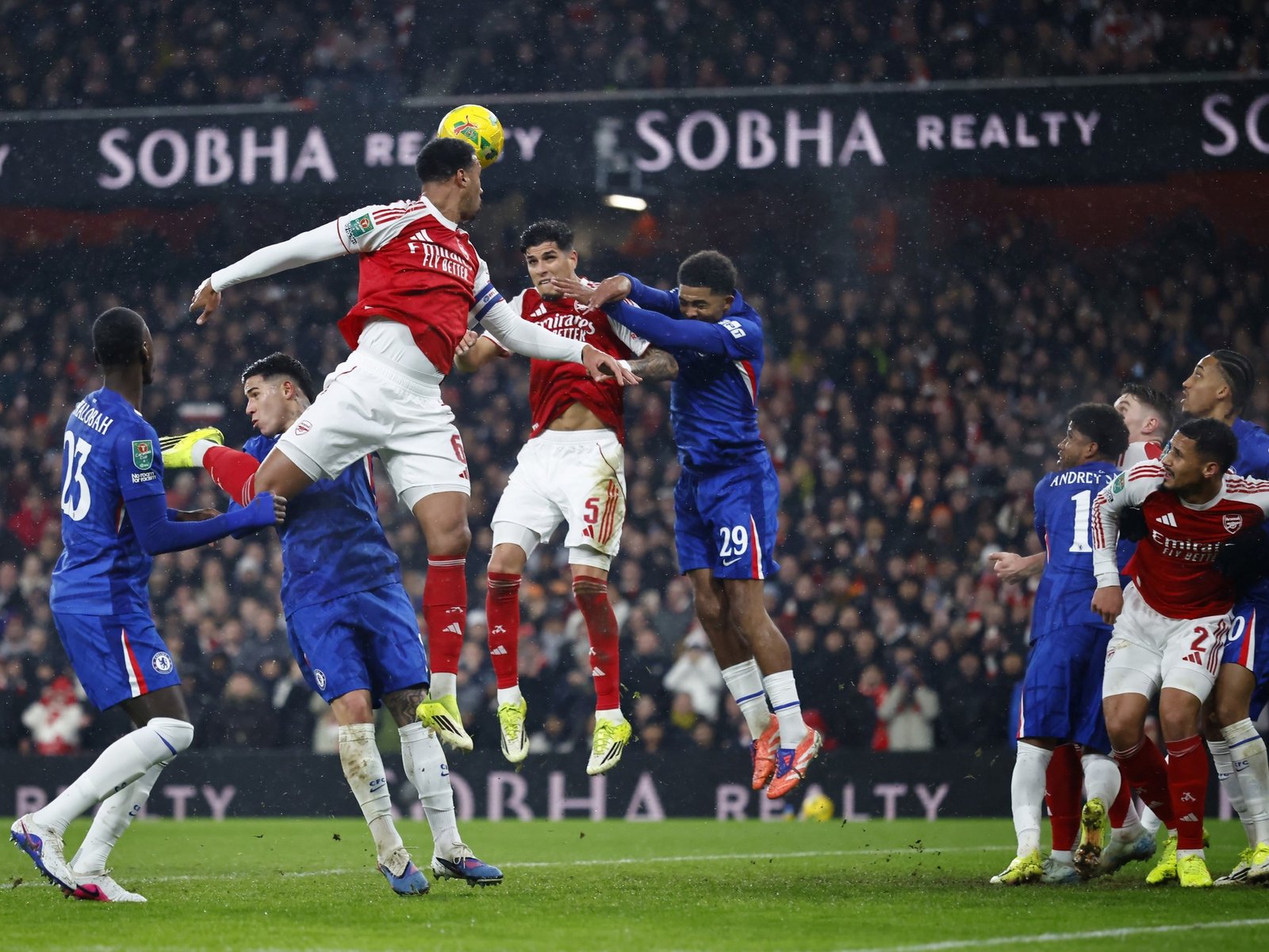 El inteligente "antidoto" del Chelsea de Rosenior para controlar los tiros de equina "letales" del Arsenal de Arteta