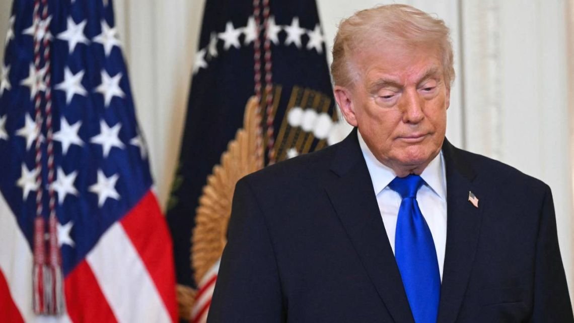 "Errático" y con la economía en duda: así ven los estadounidenses a Trump previo a su discurso anual