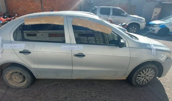 Hurtaron elementos de una camioneta y fueron interceptados por la policía