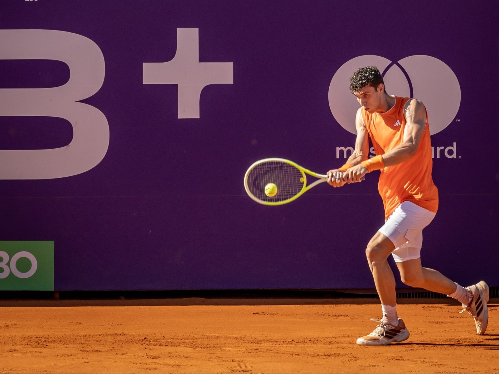 Juan Manuel Cerúndolo se quedó a la puerta de cuartos de final tras la contundente victoria del ítalo-argentino Darderi
