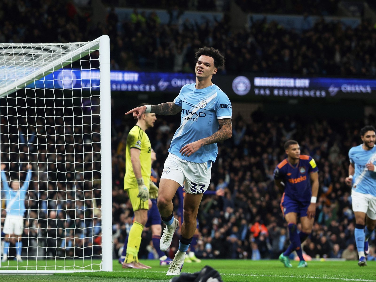 Manchester City logró un triunfazo ante Newcastle y le mete presión al Arsenal, decidido a llevarse la Premier League de arremetida